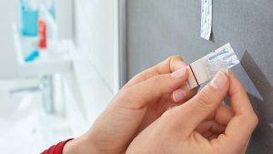 Tesa TESA 59785-00000-00 uchwyt/pierścień na ręczniki Haczyk na ręczniki Wewnętrzna Stal nierdzewna, Biały 6