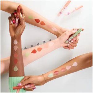 Essence Correct & Conceal Korektor rozjaśniający pod oczy light (10) 3