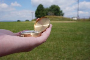 Klasyczny Duży Kompas w Metalowej Obudowie Klasyczny KUBISPORT 7