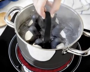 UCHWYT FORMA STOJAK do gotowania JAJEK Pingwiny 15