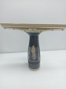 BEL0749TTVDE Cordless Window Vac 2