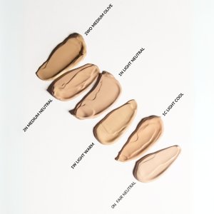 Bobbi Brown CLARESA_Natural Skin Tinted Serum Foundation podkład-serum z naturalnym wykończeniem 1W Light Warm 32ml 4