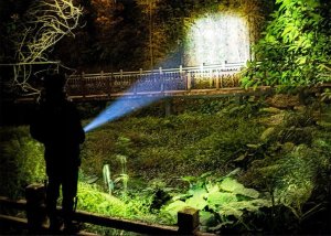 LATARKA XPE 300m WODOSZCZELNA USB ABS Militarna WYTRZYMAŁA MOCNA 13cm 5W 7