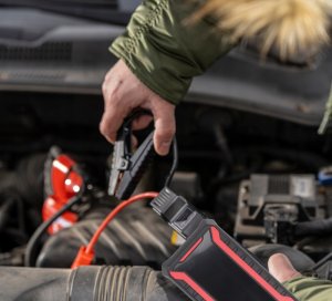 URZÄDZENIE ROZRUCHOWE POWERBANK 12000 MAH LCD 11