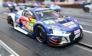 Auto Carrera D132 - 32044 Audi R8 LMS GT3 1
