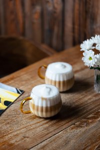 Vialli Design - Tulip zestaw dwóch szklanek z żółtym uchem 350ml 8