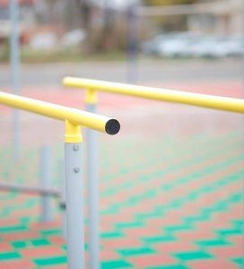 Poręcze workout do ćwiczeń - wytrzymałe i bezpieczne 2