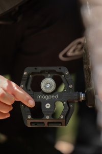 Evoca Pedały MAGPED GRAVITY 200NM (Enduro, Downhill), Magnetyczne z blokami, Siła magnesu 200Nm dla rowerzystów >75kg, Czarne (NEW) 10