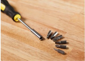 WMC ZESTAW NARZĘDZIOWY 110EL KLUCZE WKRĘTAKI BITY 20