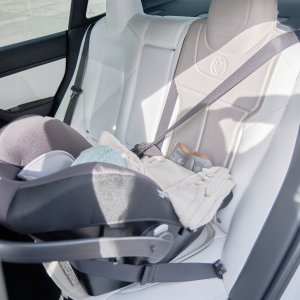 Prince Lionheart Mata ochronna pod fotelik do samochodu Tesla Beige 11