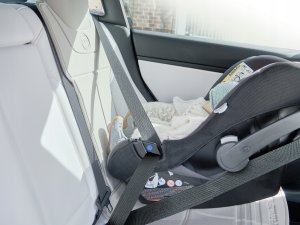 Prince Lionheart Mata ochronna pod fotelik do samochodu Tesla Beige 12