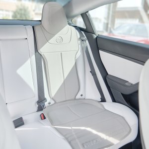 Prince Lionheart Mata ochronna pod fotelik do samochodu Tesla Beige 8