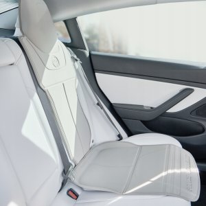 Prince Lionheart Mata ochronna pod fotelik do samochodu Tesla Beige 10