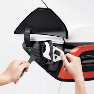 Spigen Tesla Protective Film and Wrap Set for Charge Port (EU), carbon - Tesla Model Y/3 9