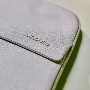 Crosstown Sleeve for 16-inch Laptop - Limestone 6