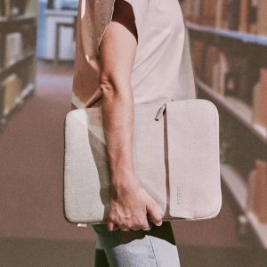 Crosstown Sleeve for 16-inch Laptop - Limestone 7