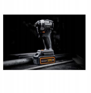 IMPACT DRIVER CD. DCF85MM2T-QW 18V 2X4AH 9