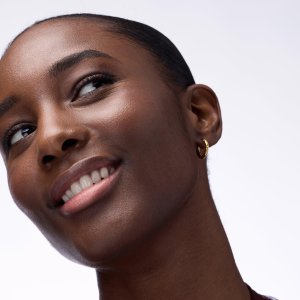 CATRICE_Blushin' Charm Multi Stick róż w sztyfcie 050 Radiant Honey 5,5g 3