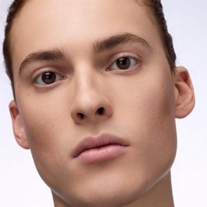 CATRICE_Soft Glam Filter Stick podkład w sztyfcie 020 Medium Light 9g 4