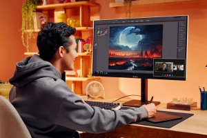 HP OMEN Transcend 32 White Backlit Gaming Charging Monitor - 31.5" 3840 x 2160 4K UHD 240Hz 250-nit AG, QD-OLED, USB-C(140W/15W)/2x HDMI/DisplayPort/Audio Jack, USB-C, 3x USB-A, KVM switch, speakers, height adjustable/tilt/pivot, 1 years 19