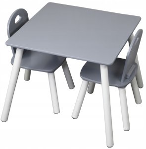 Stolik dziecięcy z 2 krzesełkami 2