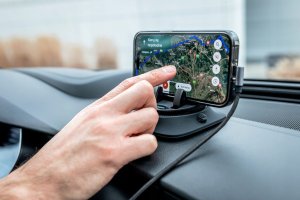 Uchwyt na telefon do samochodu na kokpit Supero, czarny 3