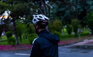 Kask szosowy Bluetooth 55-61cm LED/SOS/Intercom biały 6