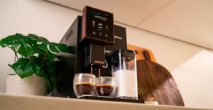 Ekspres ciśnieniowy Cecotec Cremmaet Compactccino Connected Black Rose Ekspres do kawy 13