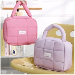 Kosmetyczka damska pikowana kuferek z rączką 21 x 17 x 8cm KS139R 4