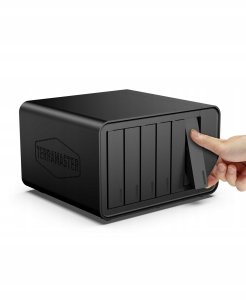 TERRAMASTER Procesor F6-424 NAS Storage 6bay N95 8GB DDR5 2x2.5GbE 2