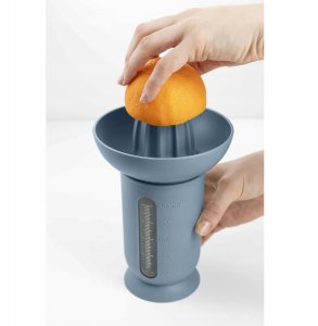 UFO Wyciskarka z dzbankiem 0,5l niebieska 3