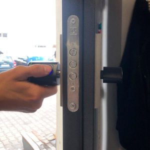 Zamek elektroniczny SMART wkładka inteligentna do drzwi odcisk palca bluetooth 8