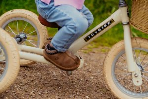 Pierwszy rowerek trójkołowy dziecięcy biegowy 2w1 kremowy matowy Trybike 5