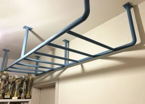 Drabinka gimnastyczna sufitowa SLIM czarna | metalowa | 200x40 cm | 100 kg 2