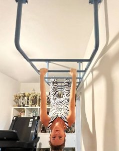 Drabinka gimnastyczna sufitowa SLIM czarna | metalowa | 200x40 cm | 100 kg 8