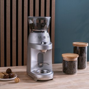 SMEG Kaffeemühle 50s Style CGF02SSEU silber 14