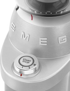 SMEG Kaffeemühle 50s Style CGF02SSEU silber 8