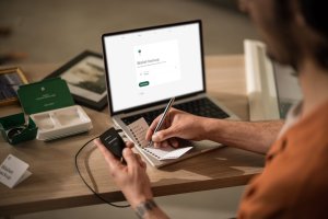 Portfel kryptowalut Trezor Safe 5 - Black Graphite 4