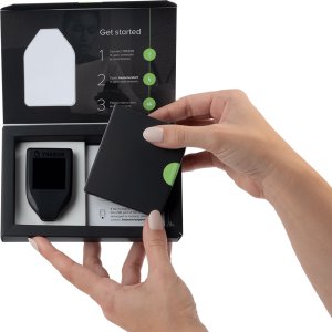 Portfel kryptowalut Trezor Model T 4