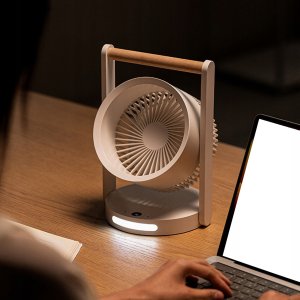 WENTYLATOR BIURKOWY Z DREWNIANĄ RĄCZKĄ, POZIOMY PRĘDKOŚCI, Z LAMPKĄ NOCNĄ, WYŚWIETLACZ, WSKAŹNIK NAŁDAOWANIA , LADOWANIE USB C, 10W, 3600 mAh,6,4" 7