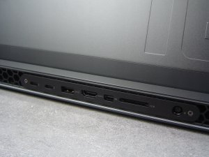 Alienware m18 R2 i7-14700HX 32GB 1TB SSD RTX 4070 QHD+ 165Hz Win11 Gaming 11