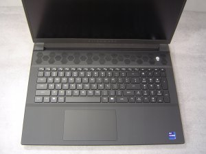 Alienware m18 R2 i7-14700HX 32GB 1TB SSD RTX 4070 QHD+ 165Hz Win11 Gaming 15
