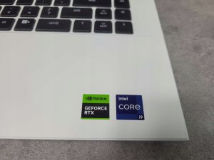 Dell G16 7630 i9-13900HX 32GB 1TB SSD RTX4070 QHD+ 240Hz Win11 Gaming Biały 8