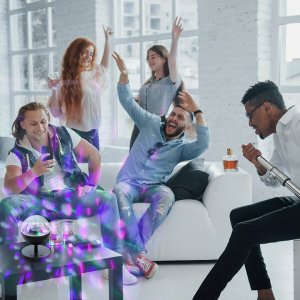 InnovaGoods Bezprzewodowy Projektor LED z Głośnikiem Istarlyt 7
