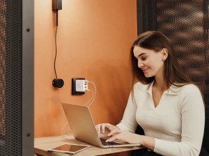 Ładowarka AVerMedia Ladedock, Core GO (GC313) White, 100W GaN, HDMI 6