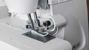 Cecotec BelleCouture OverLock Maszyna do szycia 9