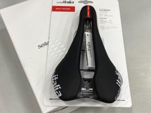 Siodło SELLE ITALIA SLR BOOST PRO TEAM 6.1 KIT CARBONIO SUPERFLOW S (id match S3), 133g (NEW) 3