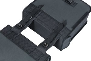 Basil Sakwa miejska podwójna BASIL TOUR WATERPROOF DOUBLE PANNIER BAG 28L, Universal Bridge System, wodoodporna black (NEW) 4