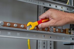 KLUCZ WIDLASTY PŁASKI VDE Spanner 17mm 4