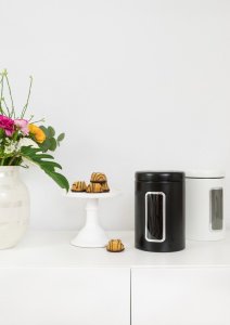 Pojemnik czarny z okienkiem Classic Line 2l 3